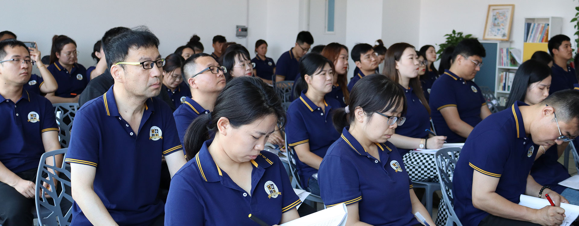 阴茎伸入日本女人阴道视频免费